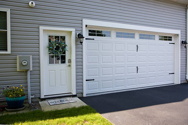 24/7 Emergency Garage Door Panel Replacement experts in Lebanon, NH